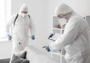 medium-shot-people-wearing-equipment (1)